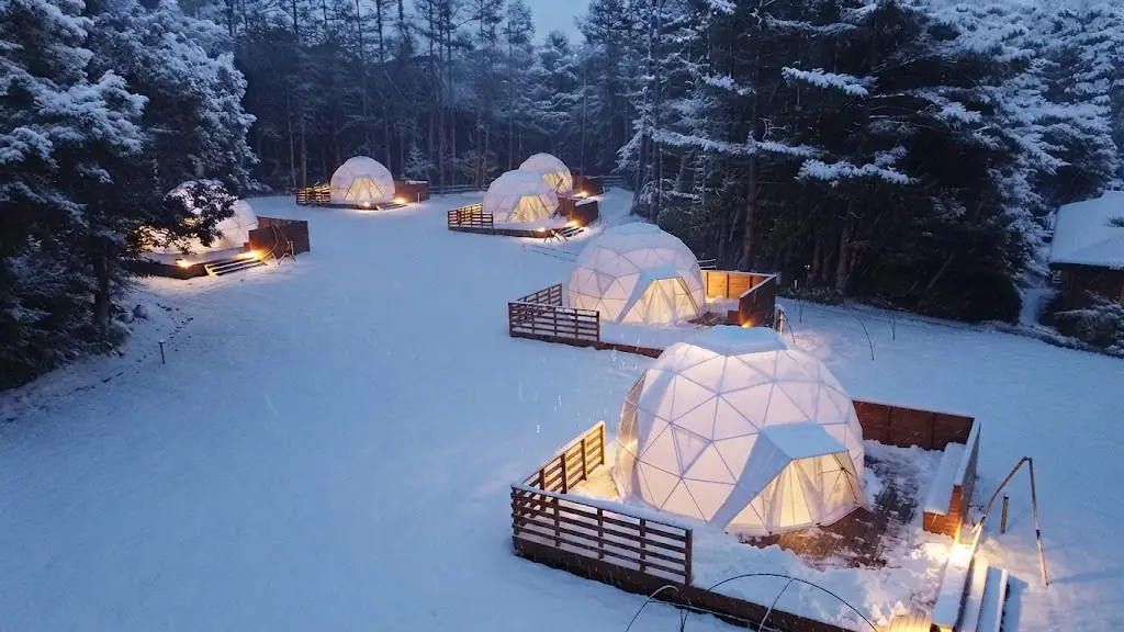 Domo geodésico de glamping integrado en la naturaleza de Argentina, Argentina